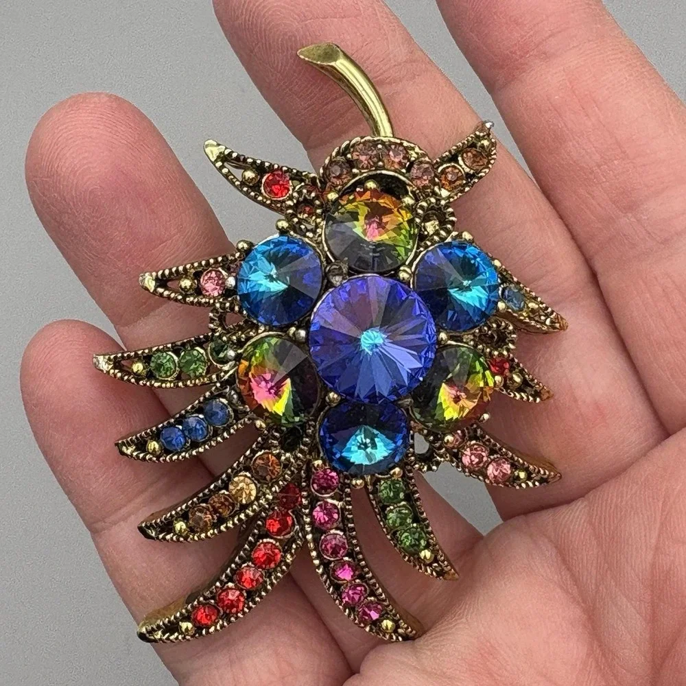 Vintage Weiss Brooch Harlequin Rivoli Unsigned Leaf GORGEOUS RARE